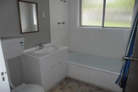 Photo of property in 16 Hillside Drive, Maoribank, Upper Hutt, 5018