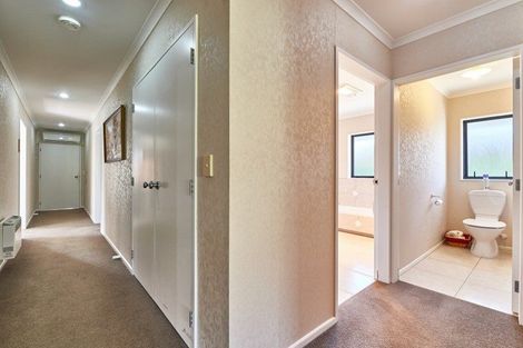 Photo of property in 47 Parnell Heights Drive, Kelvin Grove, Palmerston North, 4414