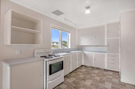 Photo of property in 10 Burns Street, Tawhero, Whanganui, 4501