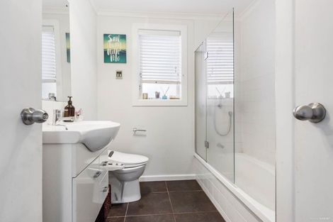 Photo of property in 237 Sturges Road, Henderson, Auckland, 0612
