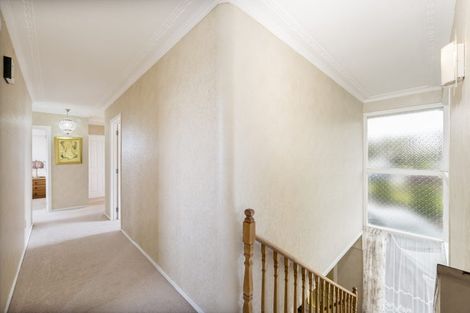 Photo of property in 8 Fowey Avenue, Te Atatu South, Auckland, 0610
