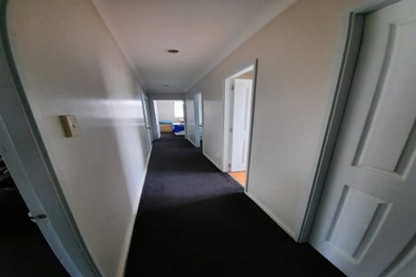 Photo of property in 10 Waldos Way, Mangere, Auckland, 2022