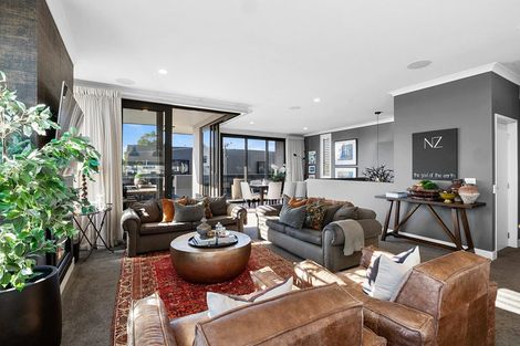 Photo of property in 12 Autere Street, Strandon, New Plymouth, 4312