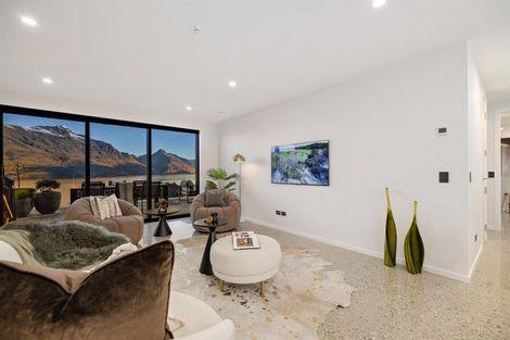 Photo of property in 10 Limerick Lane, Queenstown, 9300