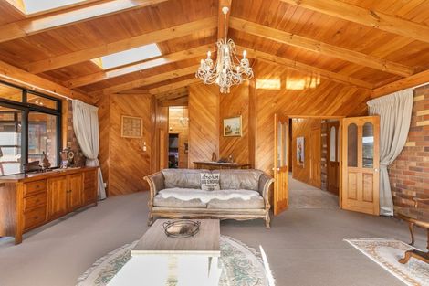 Photo of property in 17 Maygrove Drive, Orewa, 0931