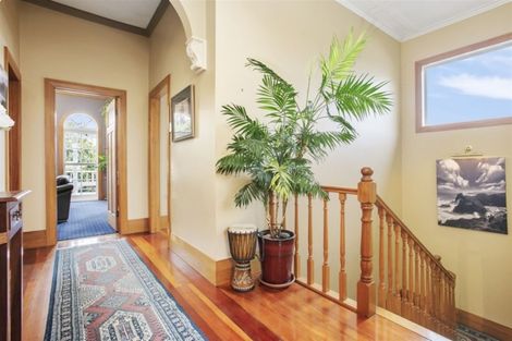 Photo of property in 42 Maritime Terrace, Birkenhead, Auckland, 0626