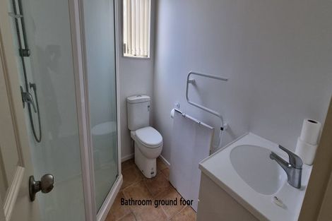 Photo of property in 78a Sunset Road, Unsworth Heights, Auckland, 0632