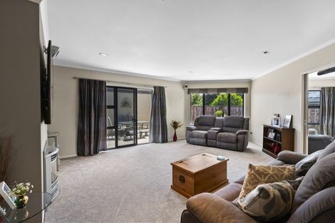 Photo of property in 2a Wallath Road, Westown, New Plymouth, 4310