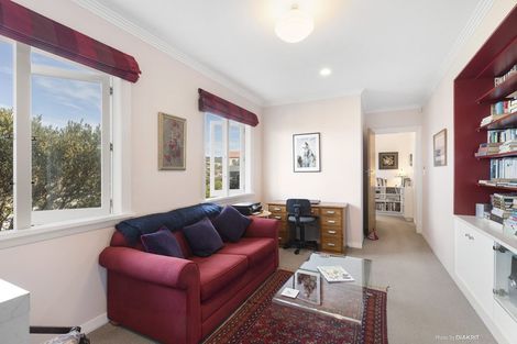 Photo of property in 47 Harbour View Road, Northland, Wellington, 6012