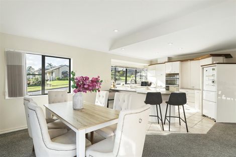 Photo of property in 19 Manara Place, The Gardens, Auckland, 2105