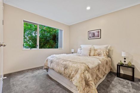 Photo of property in 20 Quincey Place, Massey, Auckland, 0614
