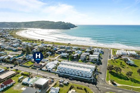 Photo of property in 408 Ocean Road, Whangamata, 3620