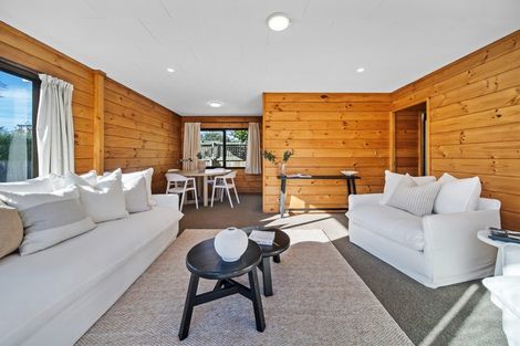 Photo of property in 2/74 Aorangi Road, Bryndwr, Christchurch, 8053