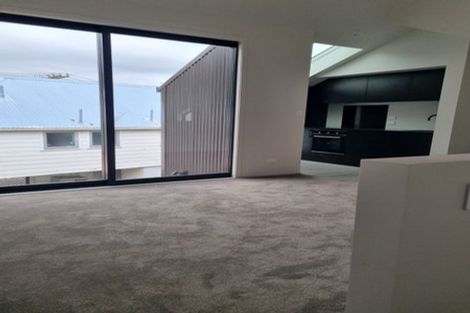 Photo of property in 82u1 Kilbirnie Crescent, Kilbirnie, Wellington, 6022