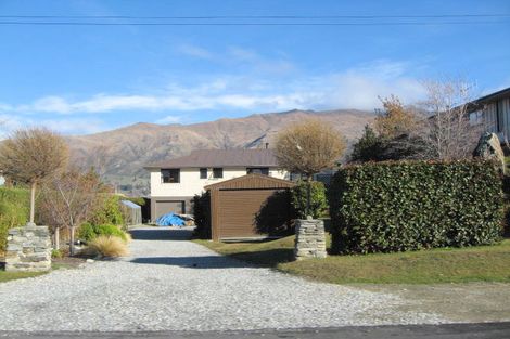 Photo of property in 10 Matai Road, Wanaka, 9305