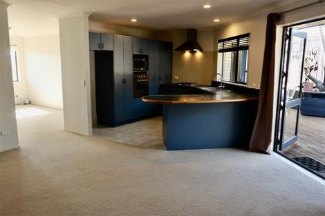 Photo of property in 11 Cognac Place, Henderson, Auckland, 0612