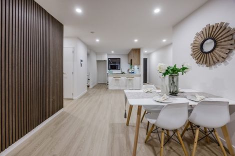 Photo of property in 6/24 Tupaki Place, Pakuranga Heights, Auckland, 2010