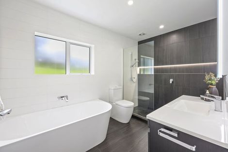 Photo of property in 16 Andrea Place, Sunnyhills, Auckland, 2010