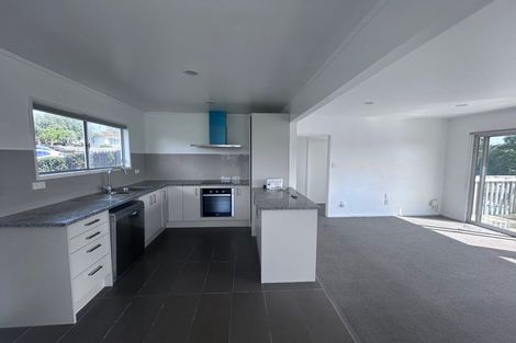 Photo of property in 42 Tamahere Drive, Glenfield, Auckland, 0629
