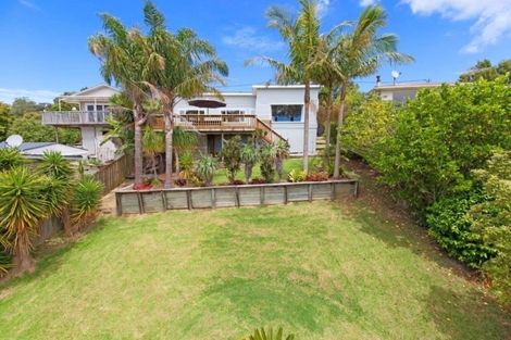 Photo of property in 5 Hiwi Crescent, Stanmore Bay, Whangaparaoa, 0932