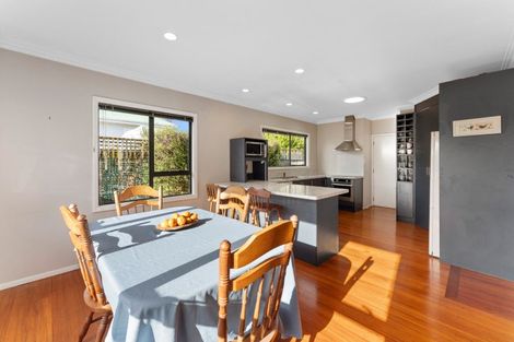 Photo of property in 62 Raumati Road, Raumati Beach, Paraparaumu, 5032