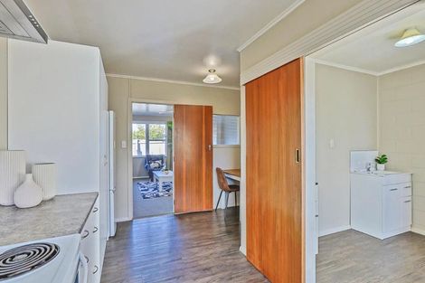 Photo of property in 2/65 Middle Road, Havelock North, 4130