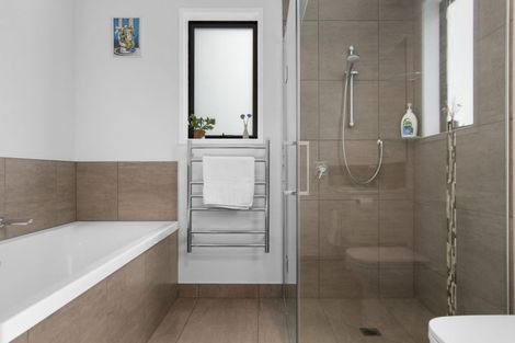 Photo of property in 33r Oceana Drive, Welcome Bay, Tauranga, 3175