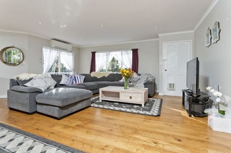 Photo of property in 59 Barbados Drive, Unsworth Heights, Auckland, 0632