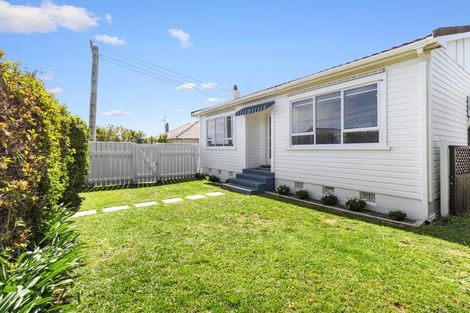 Photo of property in 401 Carrington Street, Upper Vogeltown, New Plymouth, 4310