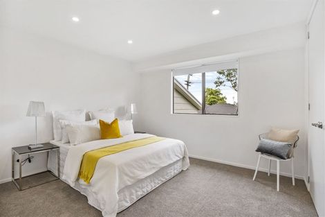 Photo of property in 1/1 Meadowvale Avenue, Forrest Hill, Auckland, 0620