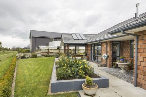 Photo of property in 30 Grand Oaks Drive, Awapuni, Palmerston North, 4412