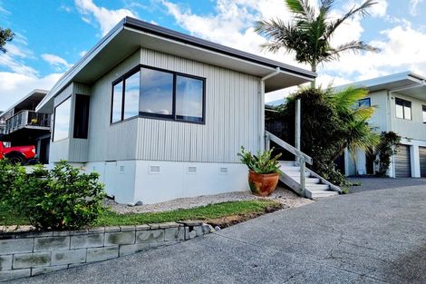 Photo of property in 39 Rosario Crescent, Red Beach, 0932