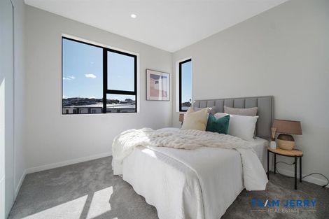 Photo of property in 15 Kuaha Road, Massey, Auckland, 0614