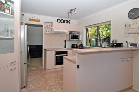 Photo of property in 6 Lothian Brae, Wattle Downs, Auckland, 2103