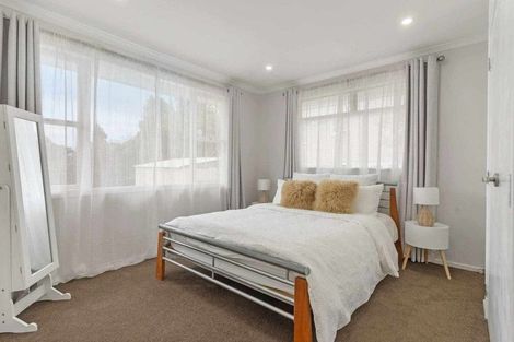 Photo of property in 11 Harrington Road, Henderson, Auckland, 0610