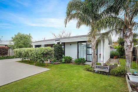 Photo of property in 8 Bosun Place, Te Atatu Peninsula, Auckland, 0610