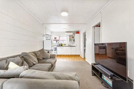 Photo of property in 8/3 Tralee Place, Hillcrest, Hamilton, 3216