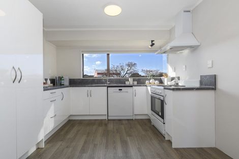 Photo of property in 1 The Green, Mount Maunganui, 3116