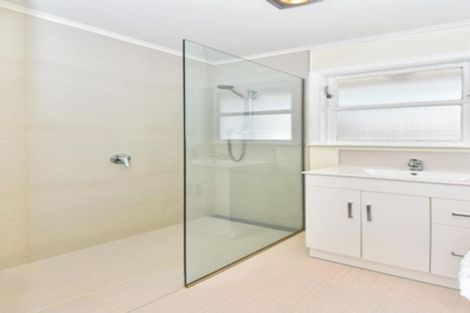 Photo of property in 16 Buller Crescent, Manurewa, Auckland, 2102