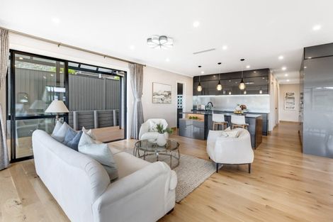 Photo of property in 45 Armstrong Farm Drive, East Tamaki Heights, Auckland, 2016