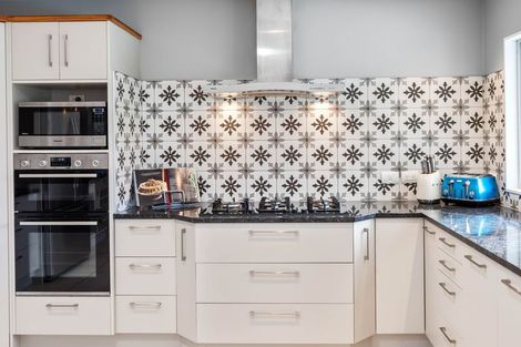 Photo of property in 158 Raumati Road, Raumati Beach, Paraparaumu, 5032