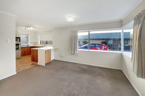Photo of property in 4 Edgecombe Court, Roslyn, Palmerston North, 4414