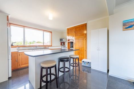Photo of property in 35 Avenue Road, West End, Timaru, 7910