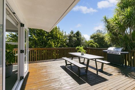 Photo of property in 23 Lynda Avenue, Paparangi, Wellington, 6037