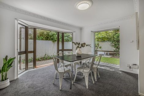 Photo of property in 278 Memorial Avenue, Burnside, Christchurch, 8053