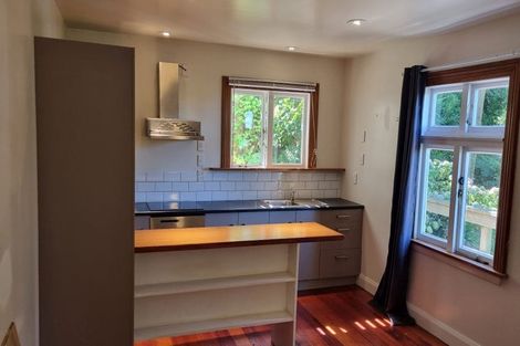 Photo of property in 25 Harbour View Road, Northland, Wellington, 6012