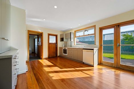 Photo of property in 4 Milson Line, Roslyn, Palmerston North, 4414