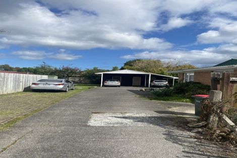 Photo of property in 2/67a Kenderdine Road, Papatoetoe, Auckland, 2025