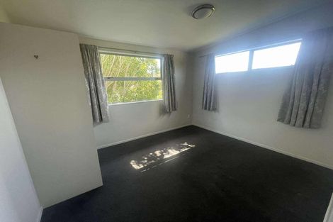 Photo of property in 84 Salford Street, Newlands, Wellington, 6037