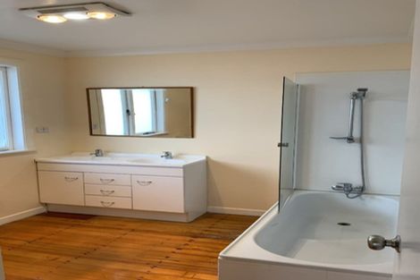 Photo of property in 9 Statesman Street, Henderson, Auckland, 0612